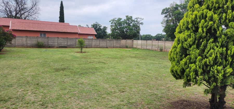 To Let 5 Bedroom Property for Rent in Roodia Free State
